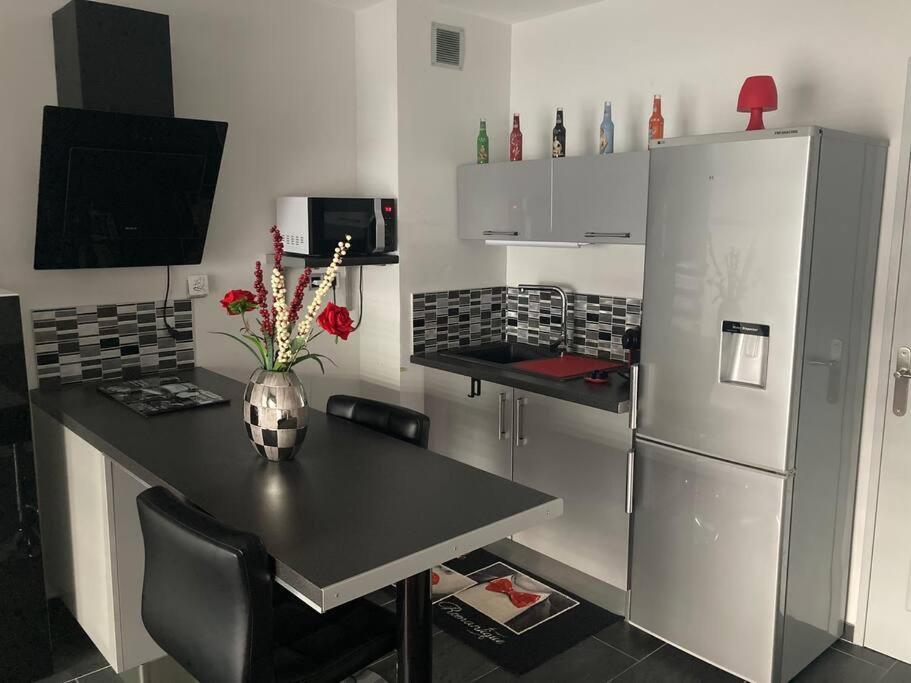 Апартаменти Magnifique Studio Tout Equipe Classe 2 Etoiles Сен-Ле Екстер'єр фото